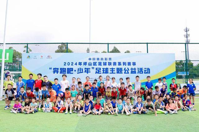 哈登职业生涯三分犯规数领先，距离库里差距悬殊